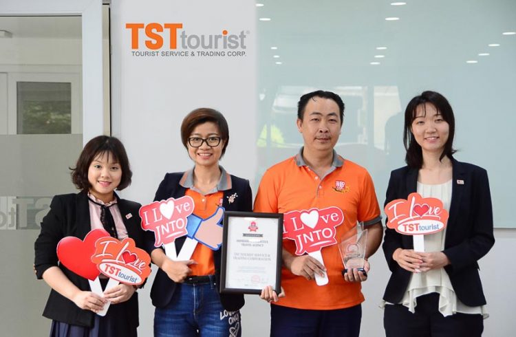 Cục xúc tiến Du lịch Nhật Bản trao giải thưởng “Impressive Incentive Travel Agency” cho TST Tourist