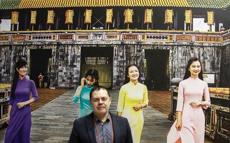 Chuyên gia Nga Grigory Trofimchuk tại Gian trưng bày của Việt Nam tại MITT-2019