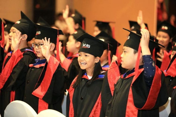 VUS Hà Nội trao chứng chỉ Cambridge cho học viên 4