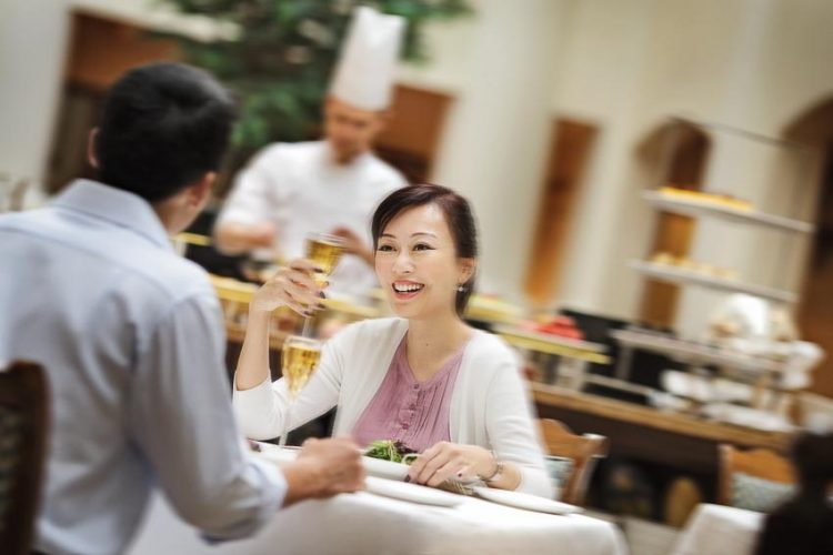 Chào mừng 8-3 cùng tiệc buffet đặc biệt