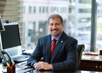 Mark Weinberger - Chủ tịch, CEO toàn cầu của Ernst and Young (EY)