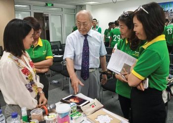 Bác sĩ Nhật hướng dẫn trị liệu chấn thương cho Học viện NutiFood