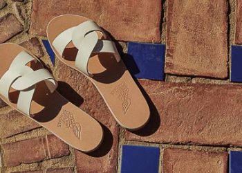 Thoải mái với giày/dép đế bệt trong ngày nắng nóng
