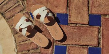 Thoải mái với giày/dép đế bệt trong ngày nắng nóng