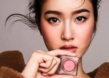 Những sản phẩm trang điểm không thể thiếu