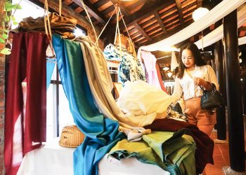 Tơ lụa Lâm Đồng tăng trưởng ngoạn mục ở thị trường trong nước