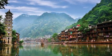 Trương Gia Giới - Phượng Hoàng cổ trấn