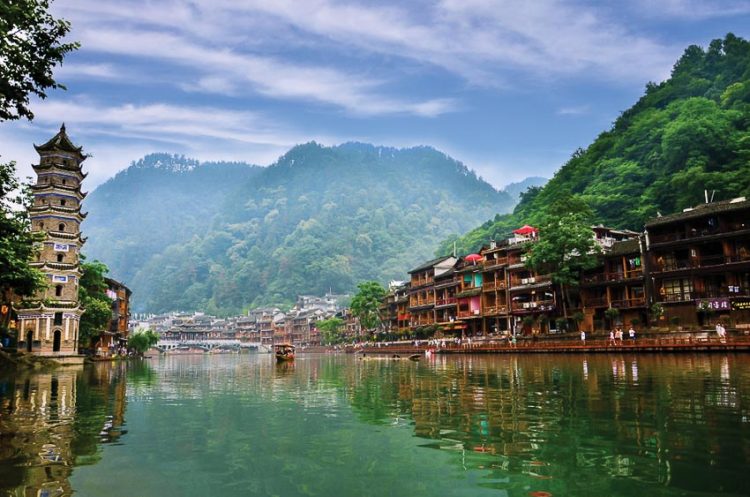 Trương Gia Giới - Phượng Hoàng cổ trấn