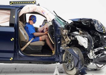 Ford F-150 đạt điểm cao nhất trong các bài kiểm tra an toàn của IIHS