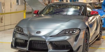 Toyota GR Supra 2020 phiên bản sản xuất đầu tiên đã xuất xưởng tại nhà máy Magna Steyr