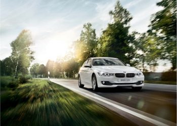 Mừng Lễ 30-4, Thaco tặng 50% thuế trước bạ cho khách hàng mua xe BMW 320i, 218i và 118i