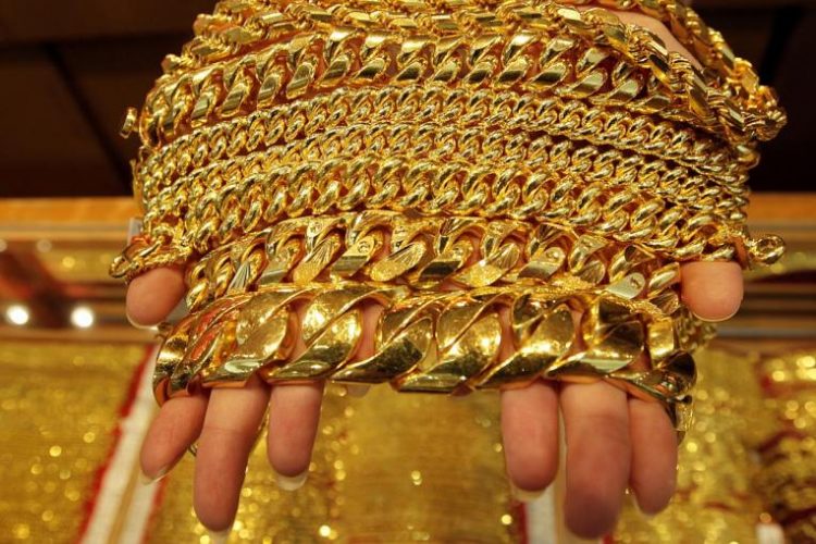 Giá vàng châu Á rơi xuống mức thấp của 1 tuần