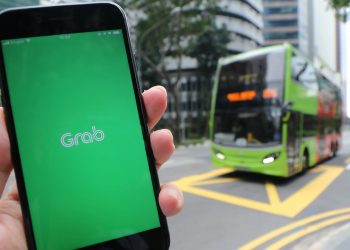 Grab sẽ tích hợp thông tin giao thông công cộng vào ứng dụng ở Singapore. @asia.nikkei