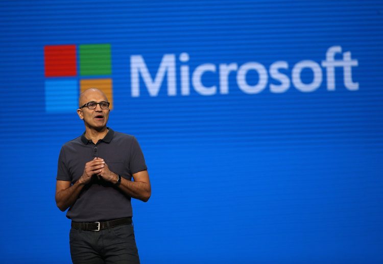 Microsoft trở thành công ty trị giá 1.000 tỉ USD cao hơn mức kỳ vọng của Phố Wall