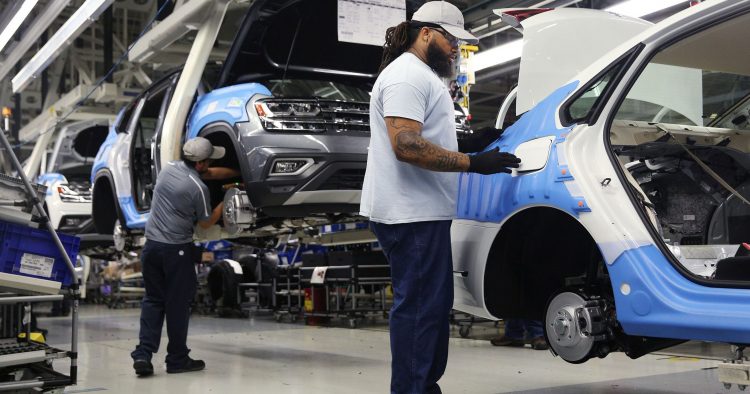 Các nhà sản xuất Mỹ hối thúc chính phủ không áp thuế nhập khẩu ôtô