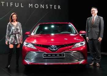 Toyota Việt Nam ra mắt Camry 2019 - 01