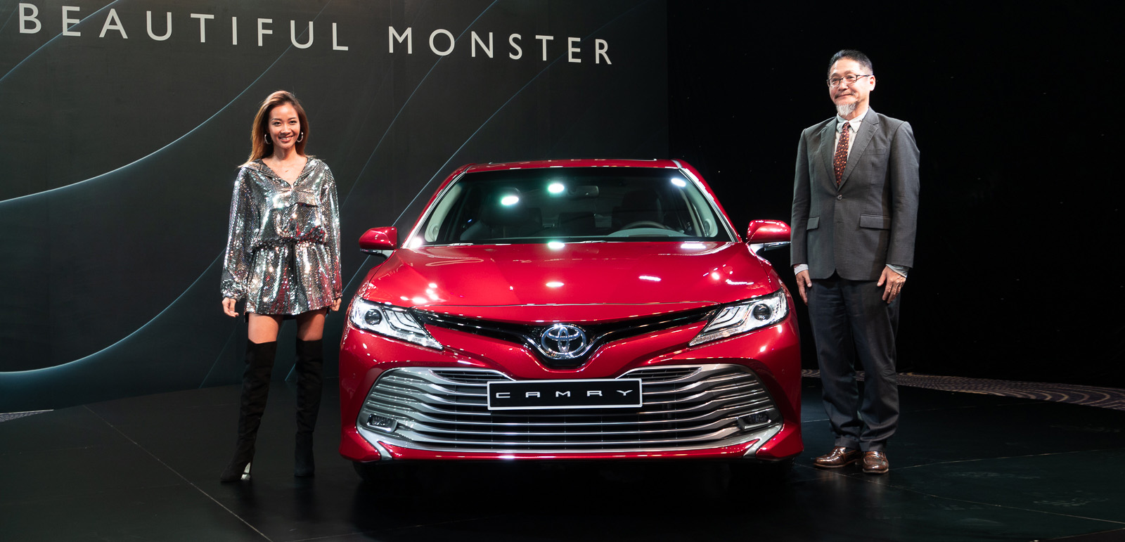 Toyota Việt Nam ra mắt Camry 2019 - 01