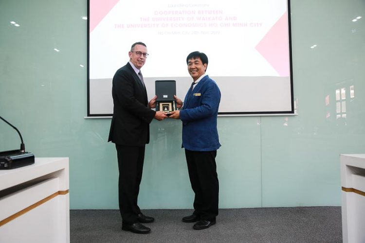 Viện Đào tạo Quốc tế (ISB) trực thuộc Trường ĐH Kinh tế TP.HCM và Trường ĐH Waikato - New Zealand công bố chương trình liên kết đào tạo 3