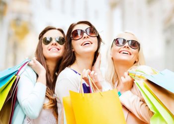 Tăng nhiệt mùa hè cùng chương trình Mid Season Sale - CALVIN KLEIN 1