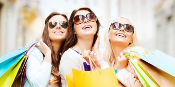 Tăng nhiệt mùa hè cùng chương trình Mid Season Sale - CALVIN KLEIN 1