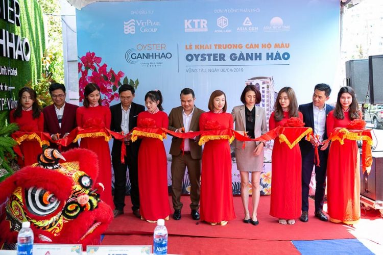 Khai trương nhà mẫu Oyster Gành Hào
