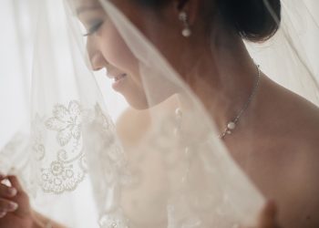 Lịch sử thú vị của chiếc mạng che mặt cô dâu - 0