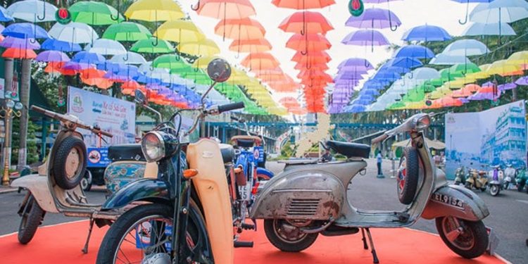 Ngày hội xe cổ Sài Gòn lần 2 tại Công viên Văn hóa Đầm Sen 1