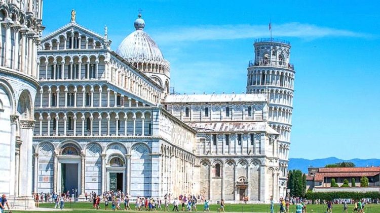 Tháp nghiêng Pisa, Ý