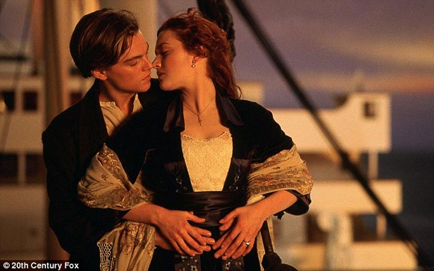 Cảnh hôn trong phim Titanic (1997)