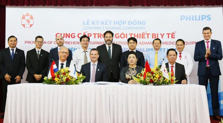 Philips và Bệnh viện Đa khoa Hồng Đức ký thỏa thuận hợp tác 1