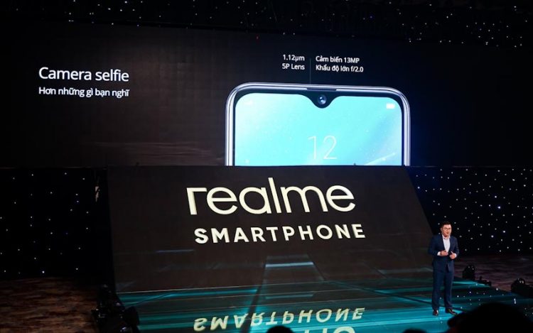 Realme ra mắt smartphone Realme 3 dành cho giới trẻ tại Việt Nam