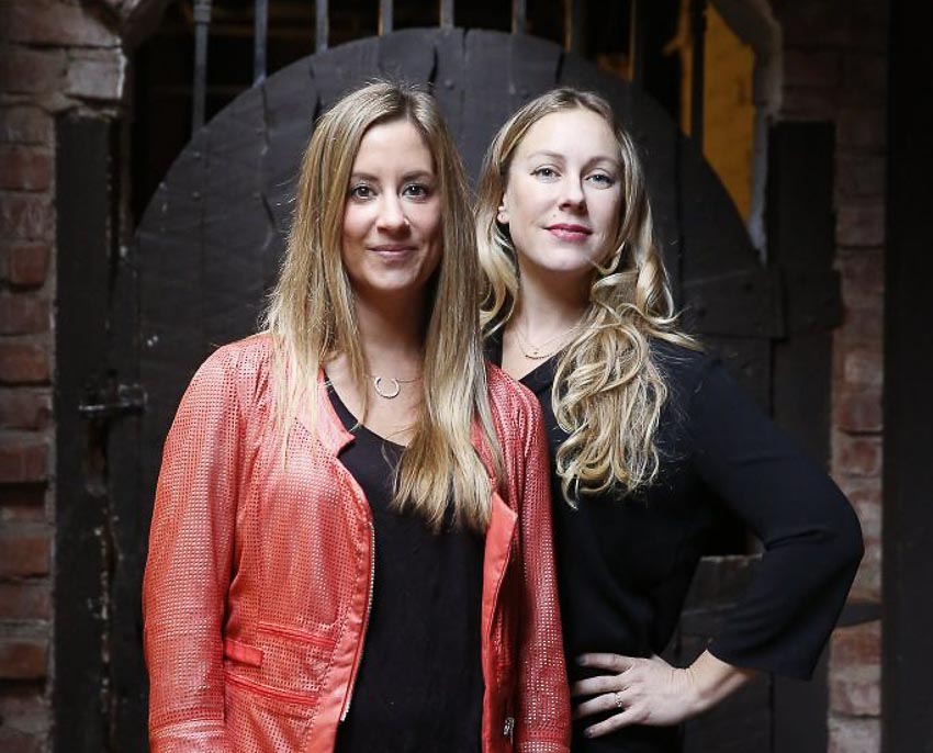 Megan Miller (phải) và Leslie Ziegler, là các đồng giám đốc của Bitty Foods