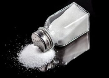 Lạm dụng muối dài kỳ có thể rút ngắn tuổi thọ của con người