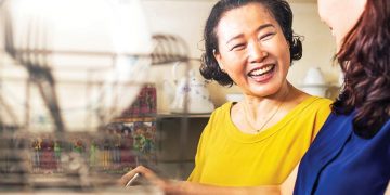 Những “bà mẹ bao cấp”