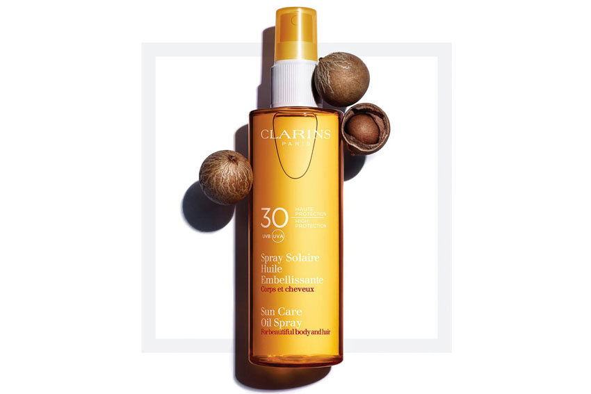 Clarins Sun Care Oil Spray SPF 30 là một trong những sản phẩm chống nắng đa năng cho da và tóc