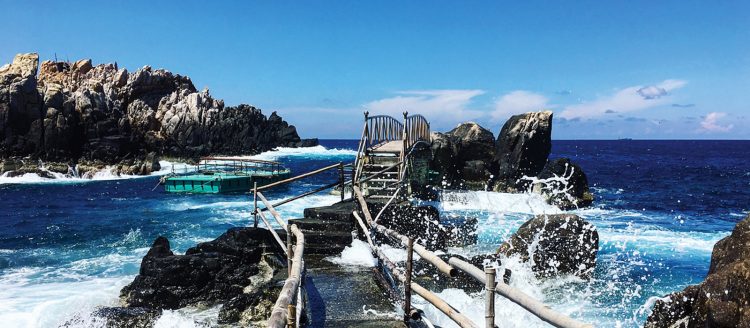 Lối đi lên hòn Nội 2