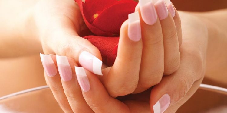 bí quyết chăm sóc da tay mùa hè 5