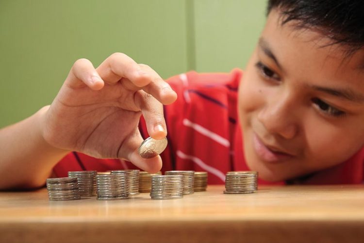 5 bí quyết dạy con của các triệu phú tự thân