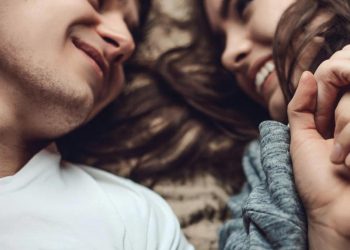 Hãy làm bạn đời mỉm cười mỗi buổi sáng