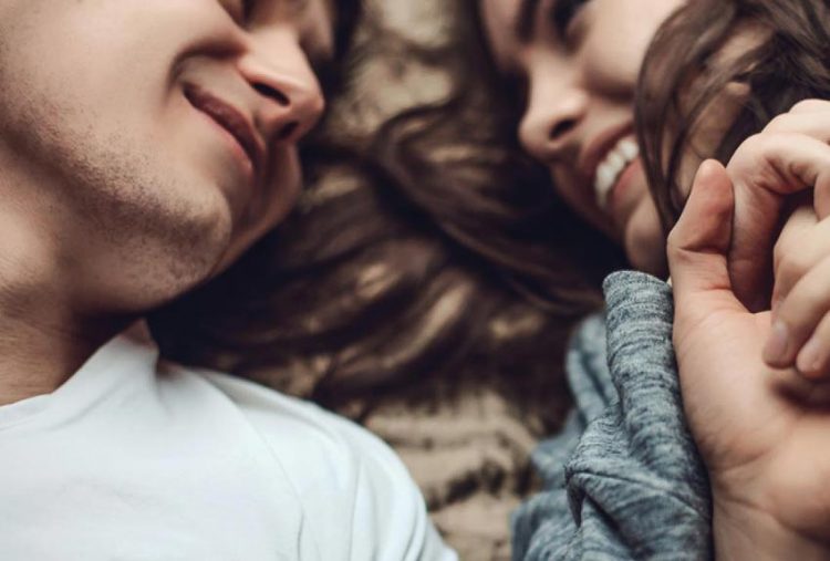 Hãy làm bạn đời mỉm cười mỗi buổi sáng