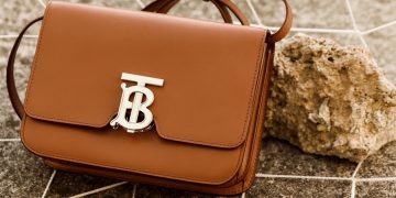 TB Bag của Burberry 2