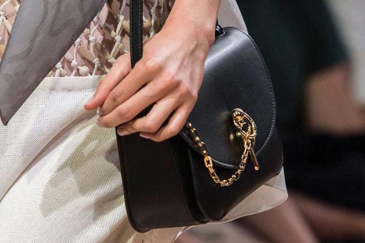 Những chiếc túi đen kinh điển