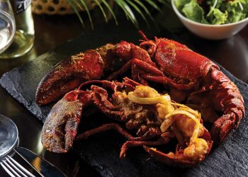 Ưu đãi hải sản bắt tại bàn cho dịp lễ 30-4