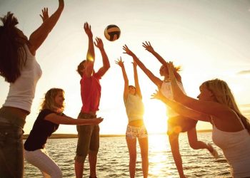 Người lớn ơi, đừng quên chơi đùa