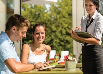 Thứ tự chọn thực phẩm ảnh hưởng đến lượng calo tiêu thụ