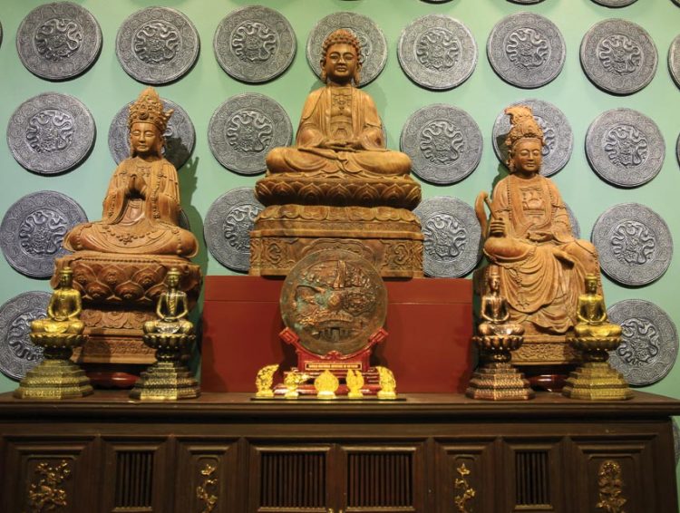 Phục dựng vàng son