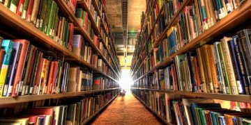 Bóng tối trong trang văn - 01