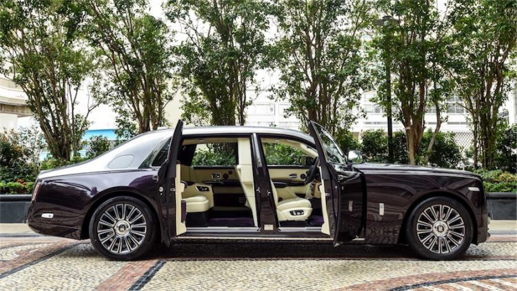 Rolls-Royce Phantom đảm bảo sự riêng tư cho ông chủ với tùy chọn vách ngăn giữa
