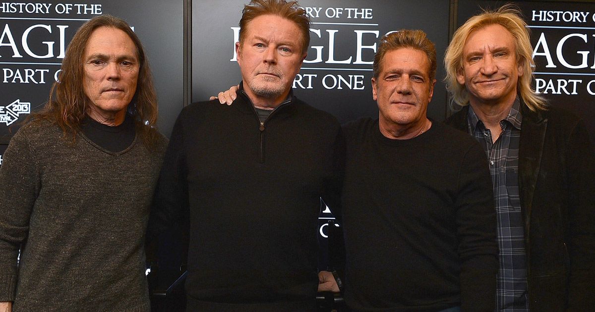 Timothy B. Schmit, Don Henley, Glenn Frey và Joe Walsh của The Eagles năm 2013. Ảnh: Gettyimage