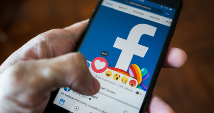 18 thứ đừng bao giờ chia sẻ lên Facebook